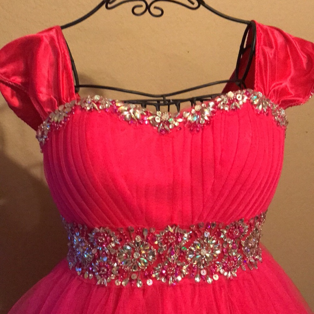 Dress - Picture 1 of 3